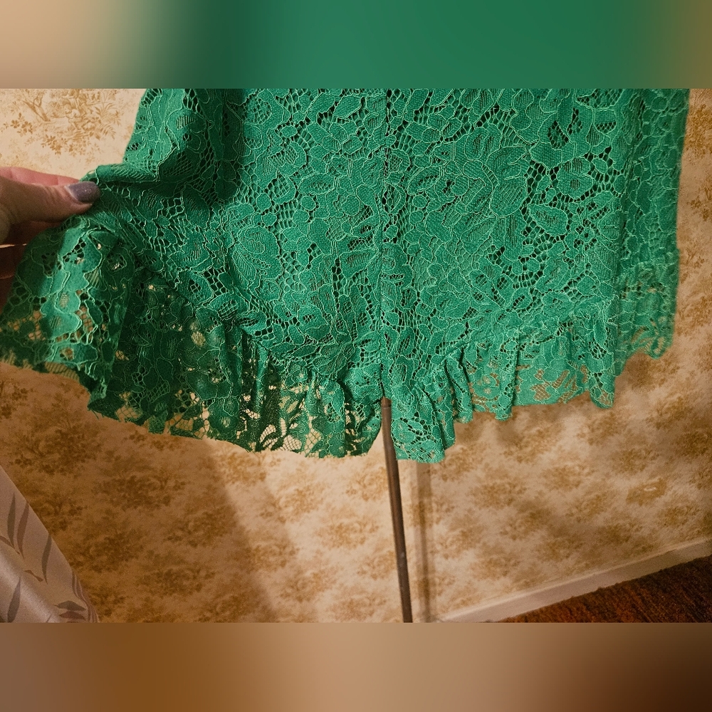 ZARA SMALL GREEN LINED LACE SHORTS - Picture 8 of 16